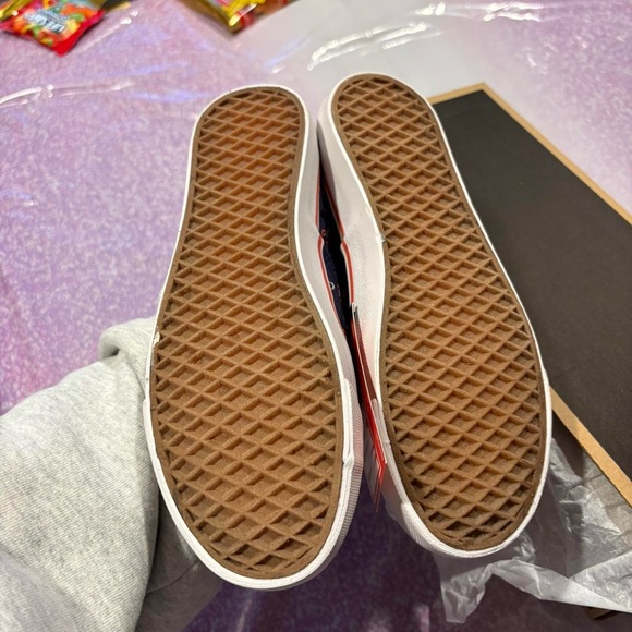 Marvel Captain America Navy Sneakers NWT - Picture 7 of 8